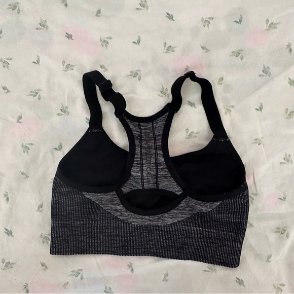 New Balance Sports Bra - Picture 2 of 3